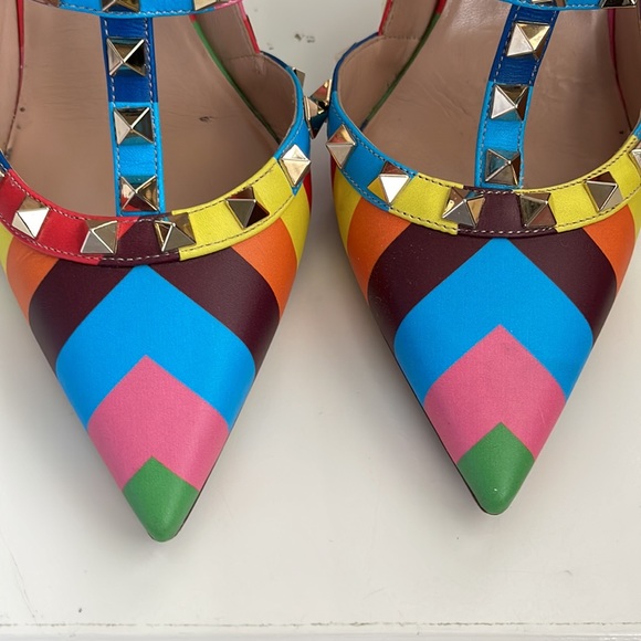 Super fun Valentino Garavani Rockstud T-Strap Stilettos 
Size: 7.5 | IT 37.5 - Picture 3 of 5